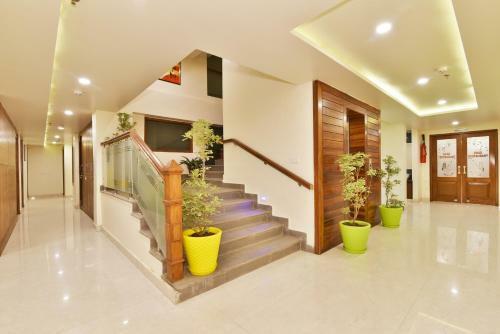Hotel Ashapuri Residency Manali