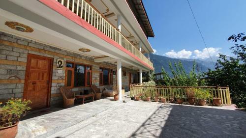 Hostal Odyssey's Compass Cottage