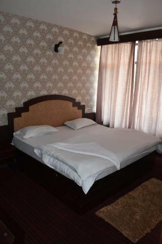 Hotel Vee Royal Retreat Manali