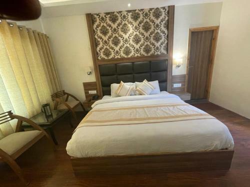 Hotel Aarti Villa Manali