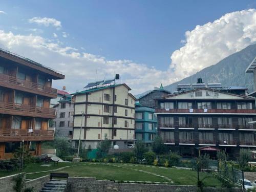 Hotel Aarti Villa Manali