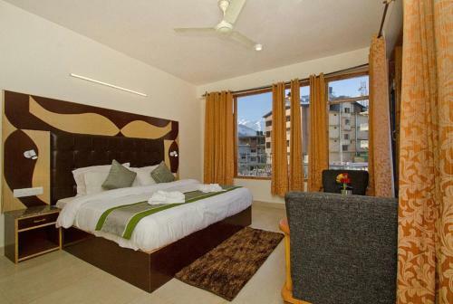 Fabhotel Neha Regency