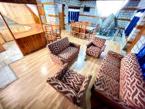 Eko Stay - Mountain Majesty Villa