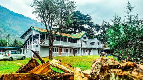 Hotel 90z Kidz - The Heritage Anglers Bungalow
