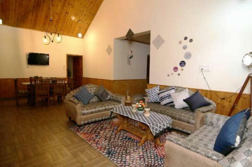 Villa 7bhk Woodstock Cottage Bonfire Chef Balcony
