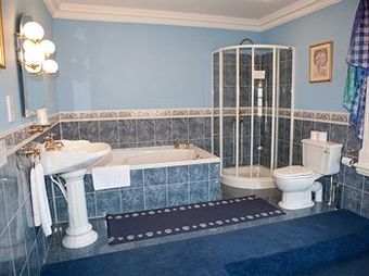 Elme Hall Hotel