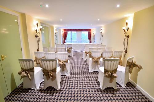 Roundabout Hotel