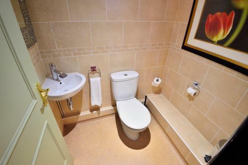 Roundabout Hotel