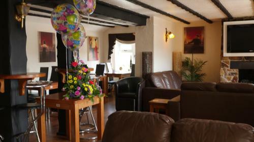 Hostal The Baltic Inn & Restaurant