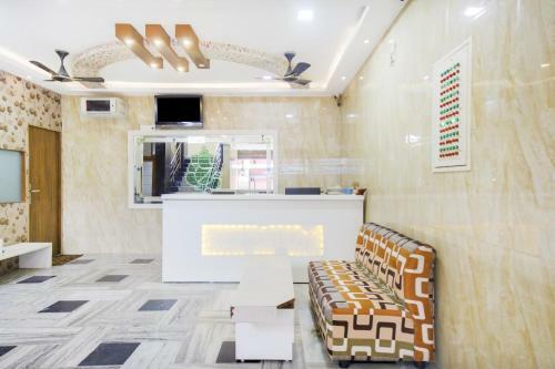 Hostal Oyo Home 75669 Akash Inn