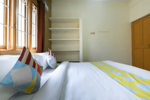 Hostal Oyo Home 69085 Bv Stayz