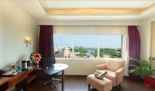 Hotel Royal Regency Lifotel By Crossway