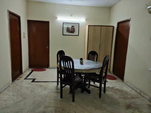Shanmuga Home Stay