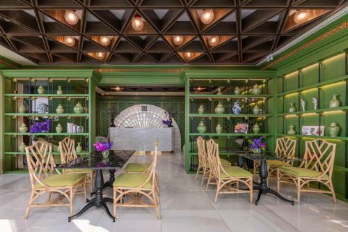 Hotel Wyndham Bangkok Queen Convention Centre - Sha Extra Plus