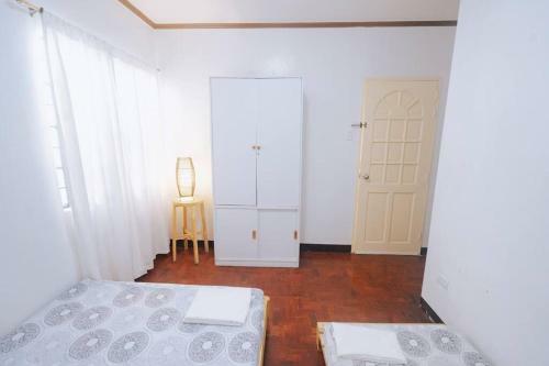 Tipolo White House