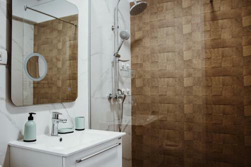 Damar Family Apartment