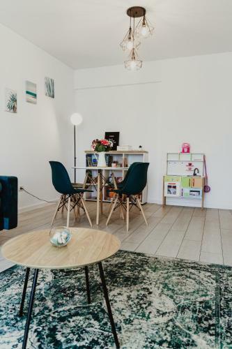 Damar Family Apartment