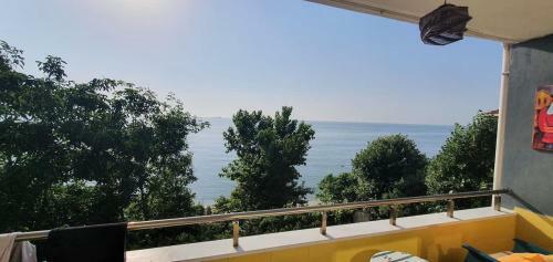 Seafront Apartment With Fascinating View In Tekirdag