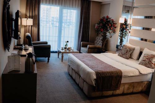 R�nesans L?fe Hotel