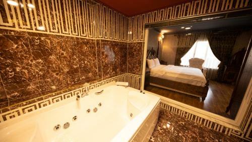 R�nesans L?fe Hotel