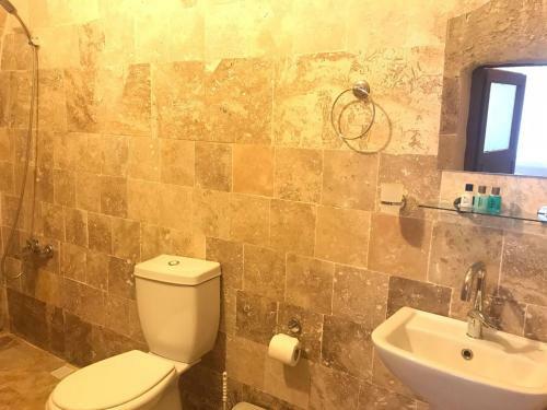 Hotel �rg�p Stone House
