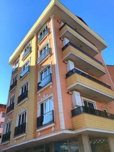 Heaven Golden Apartment