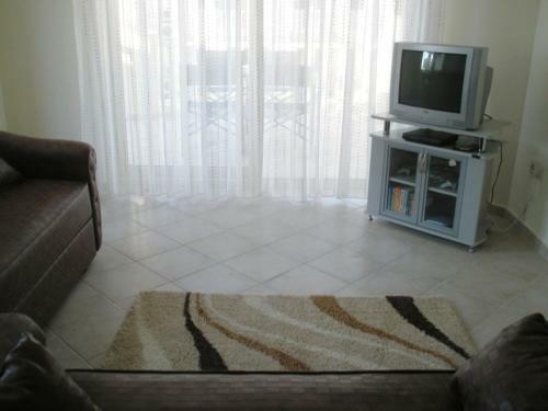 2 Bed, 2 Bath Apartment On Private Site Within 300m Of The Beach
