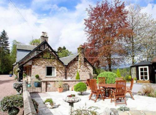Croiscrag Cottage