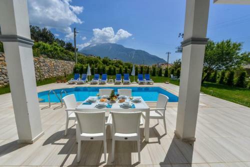 Karbeyaz - 5 Bedroom Luxury Villa In Hisaronu