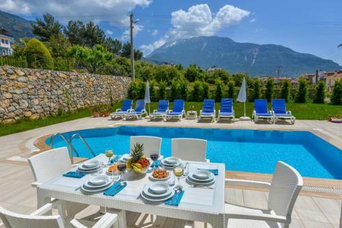 Karbeyaz - 5 Bedroom Luxury Villa In Hisaronu