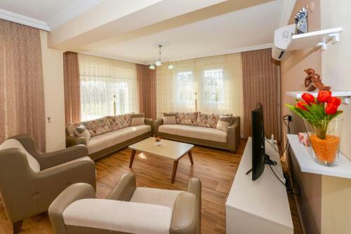 Karbeyaz - 5 Bedroom Luxury Villa In Hisaronu