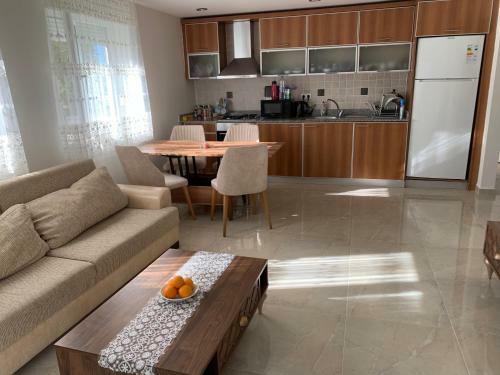 Apartamento Four Seasons. Ilicia. Side