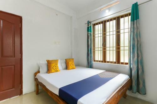 Hotel Spot On 49577 Thozhupaadan Residency