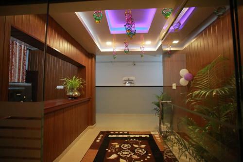 Hotel Valiyaparambil Residency