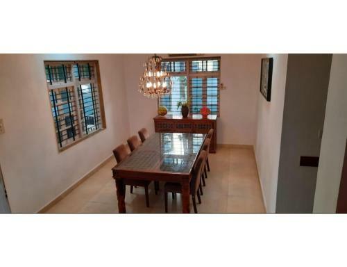 Luxury 4bhk Villa 2 Mins Walk To Beach