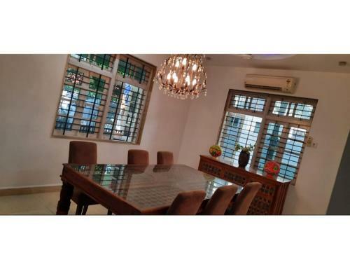 Luxury 4bhk Villa 2 Mins Walk To Beach