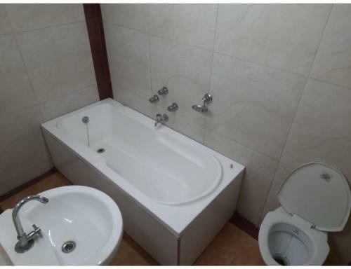 Luxury 4bhk Villa 2 Mins Walk To Beach