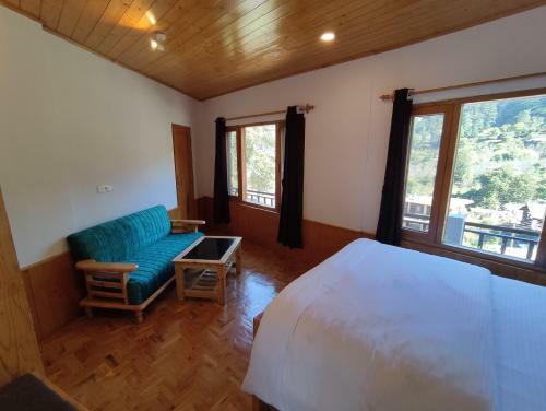 Robinhood Travel Hostel