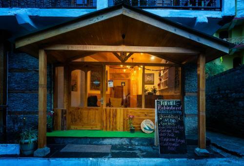 Robinhood Travel Hostel