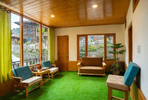 Robinhood Travel Hostel