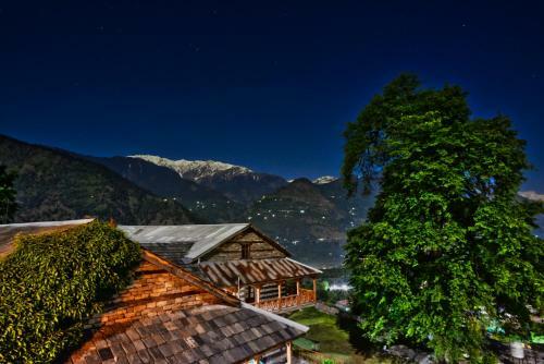 Robinhood Travel Hostel