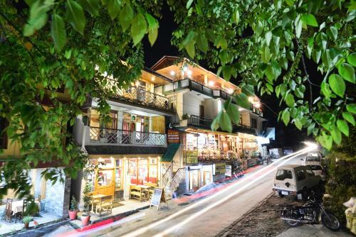 Robinhood Travel Hostel