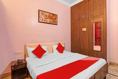 Oyo Flagship 79491 Jk Royal Hotel