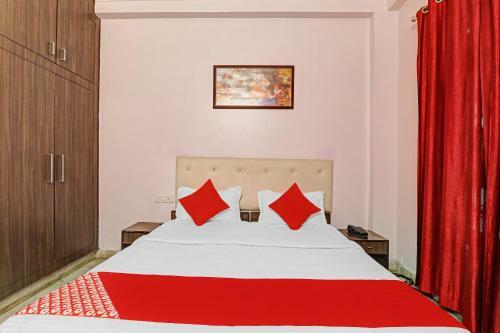 Oyo Flagship 79491 Jk Royal Hotel