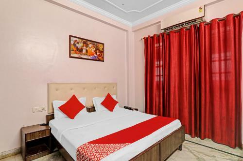 Oyo Flagship 79491 Jk Royal Hotel