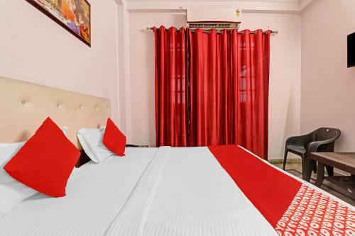 Oyo Flagship 79491 Jk Royal Hotel