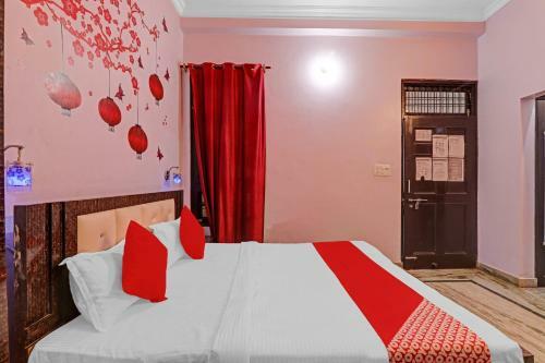 Oyo Flagship 79491 Jk Royal Hotel