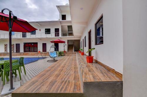 Hotel Oyo Collection O 80929 Roadside Inn