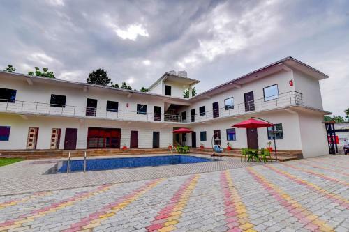 Hotel Oyo Collection O 80929 Roadside Inn