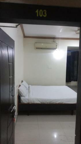 Hotel Oyo 83024 Shivrudra Executive